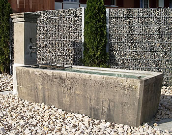 Brunnen Wehntalerstrasse 28