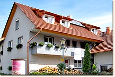 Nach der Sanierung (mit Gauben)