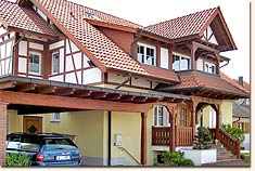 Carport und Eingangsbereich