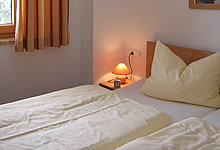 Schlafzimmer in der Ferienwohnung in Königsleiten in Österreich
