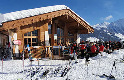 Apres-Ski im Zillertal - Winterurlaub und Skifahren rund um Hochkrimml-Silberleiten im Salzburger Land - Skihütte Österreich