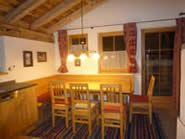 8er H&uuml;tte bei Nacht