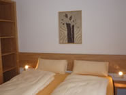 Schlafzimmer mit Doppelbett