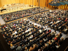 15 - Herrlich, gro�er Saal fast ausverkauft