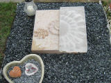 Grabplatte mit Glasammonit
