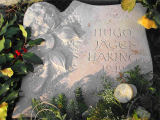 Grabplatte mit Hortensien-Hochrelief