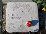 Grabplatte mit Lilien-Motiv