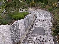 nat&uuml;rlicher Pflasterweg