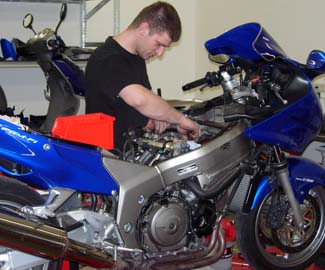 Motorrad Wartung, Service und Reparaturen