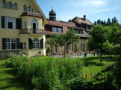 "Unsere" Terrasse mit Garten