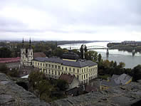 Donauknie in Esztergom