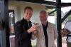<b>Clubmeisterschaft 2008</b><br>Sieger im B-Bewerb Michael Friembichler mit Obmannstellvertreter Ewald Meister bei der Pokal&uuml;bergabe