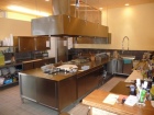Blick in die offene Profi-Hauptk�che des Restaurant - eingerichtet von R�ffer HALO GastroCentro