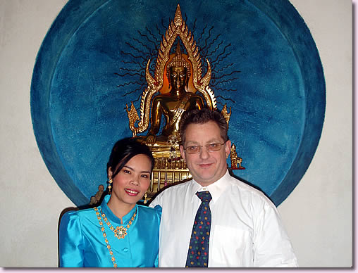 WILlKOMMEN - WELCOME - YIN DEE THON RAAB