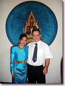 Ihre Gastgeber im Restaurant Typisch Thai : Herr und Frau Br&uuml;schweiler