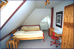 Schlafzimmer 2