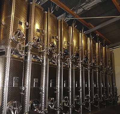 cuverie inox du domaine de la tour.jpg