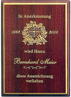 Ehrenpreise bei Vereinsbedarf Fisch in Kellberg bei Passau - Wandtafeln aus Holz mit Lasergravur und Schriftgoldfarben 1