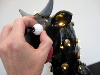 vache en céramique, hauteur 50 cm avec lampes à leds