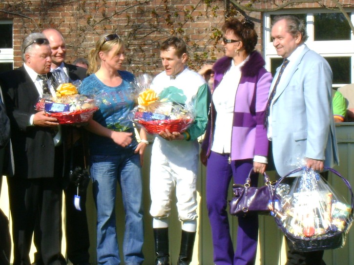 Siegerehrung mit Claudia Pechstein