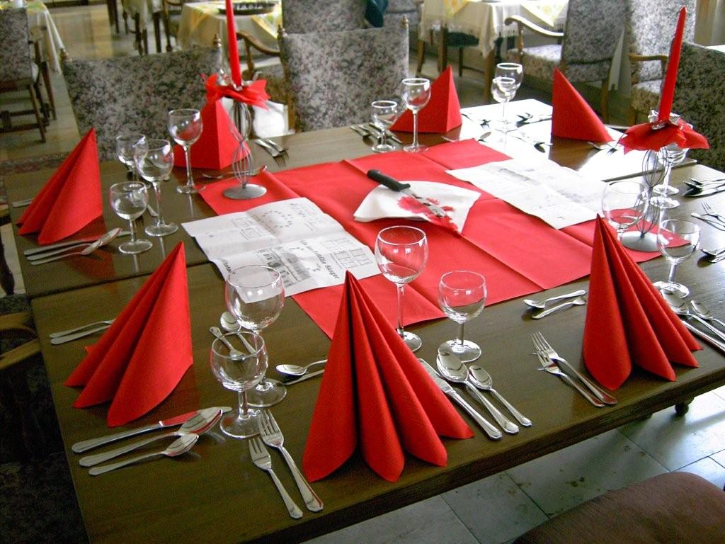 Krimi_Dinner_Tisch_Gutshof_Zegelhuette