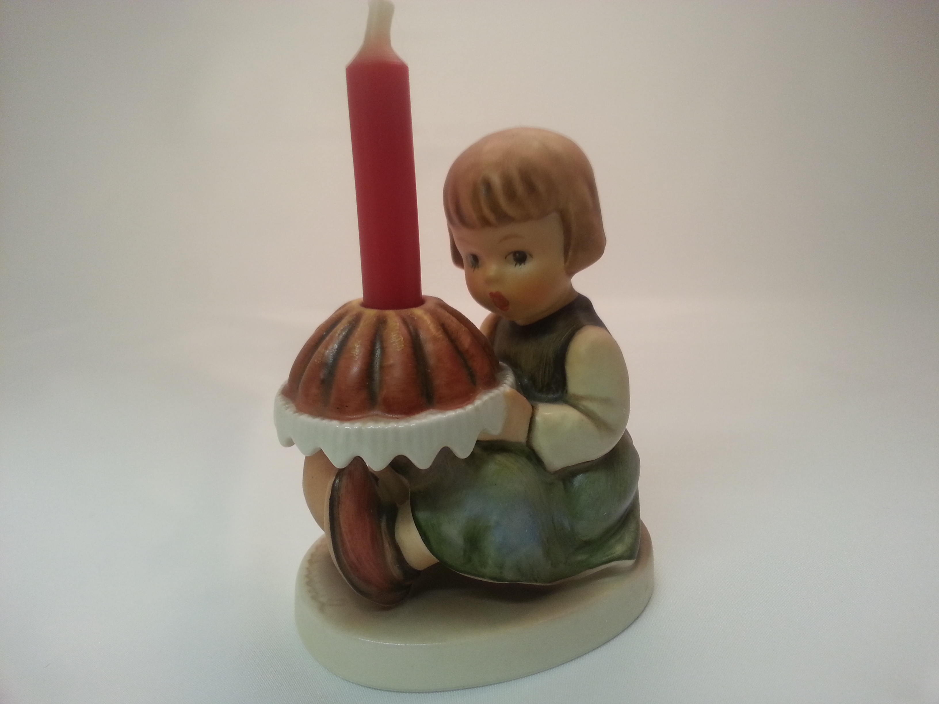 Goebel, Hum 338 (01-338-01-1), Der Geburtstagskuchen / Birthday Cake / Le gâteau d'anniversaire,#779