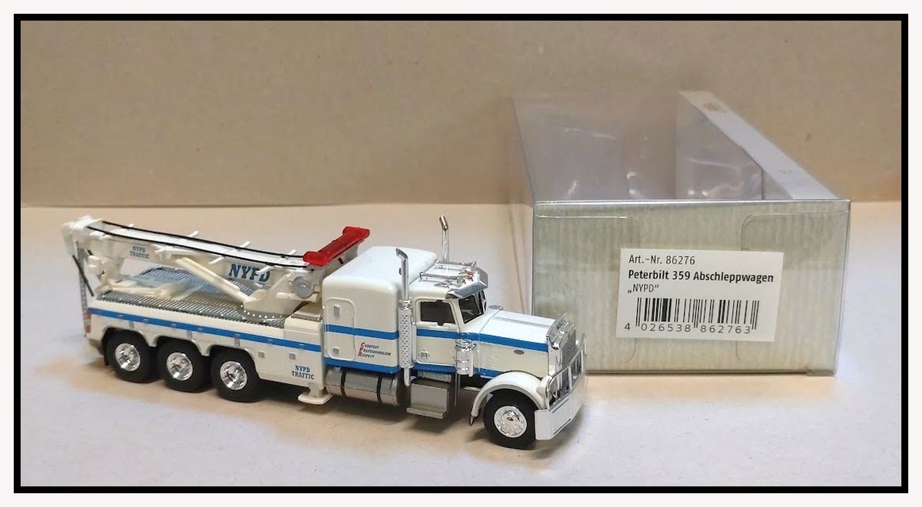Peterbilt 359 NYPD Tow Truck