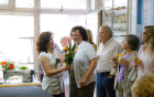 Gratulation und Dank für fünf Jahre Zusammenarbeit an Sandra Müller Gratulation und Dank für fünf Jahre Zusammenarbeit an Sandra Müller