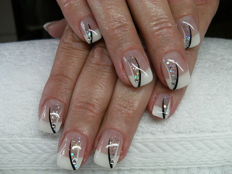 NailArt Weiß,schwarz Dream Nails Design in RheinfeldenDegerfelden