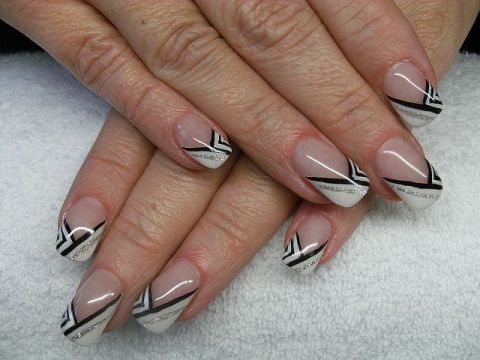 Black -Whith Nails