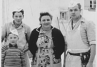 Maria und Theo Ebinger  mit Gesellen in den 60-igern