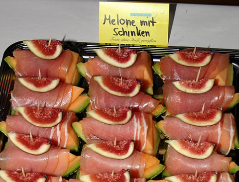 Partyservice Janz    Melone mit rohem Schinken