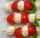 Partyservice Janz   Minimozzarrella mit Cocktailtomate