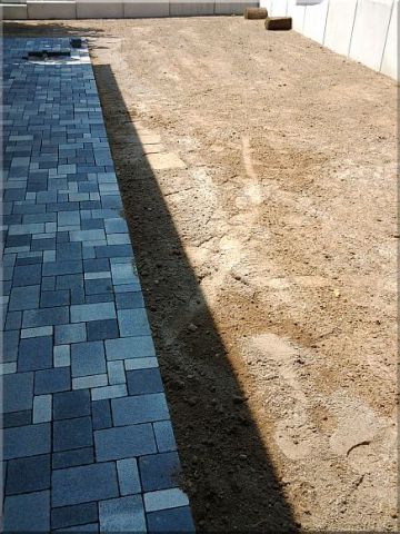 Kindergarten Tüllingen, Planie und Pflastersteine